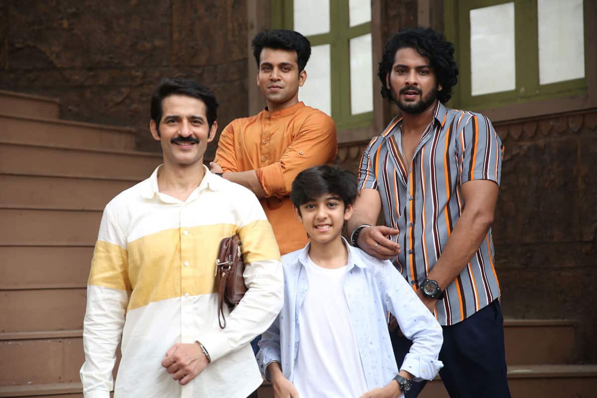 'Gupta Brothers - Chaar Kunware From Ganga Kinare' on Star Bharat